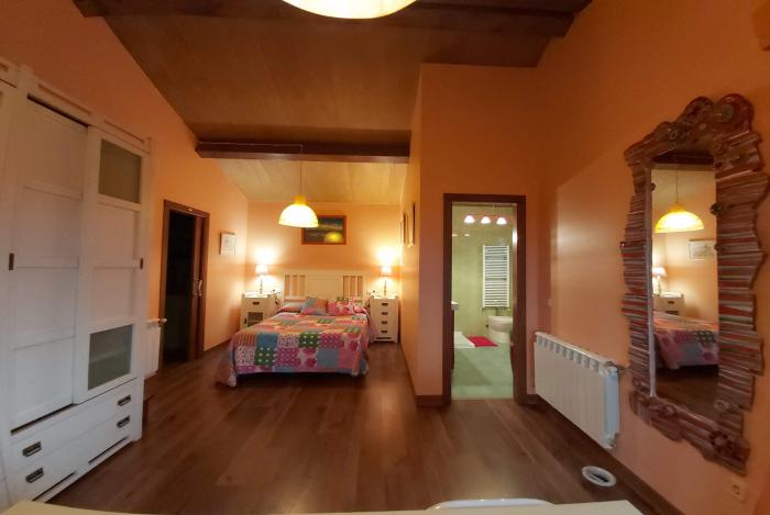 Apartamentos Jove - Apart.80C.Dort.Blanco con Baño