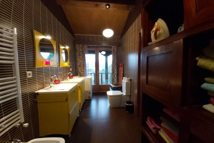 Apartamentos Jove - Apart.80C.Baño en Dort.Madera
